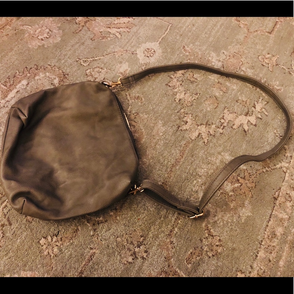 Crossbody purse